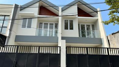 Rumah Dijual di Kav DKI, Jakarta Barat, LB 250m², Harga Kompetitif!