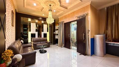 Rumah Elegan di Tomang, Jakarta Barat, 5 Kamar Tidur, LT 137m²