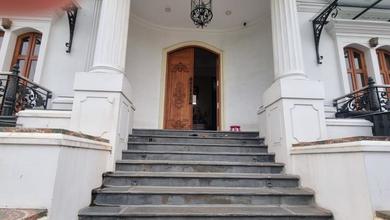 Penawaran Eksklusif, rumah Prestisius di Kedoya Baru, Jakarta Barat, LB 500m²