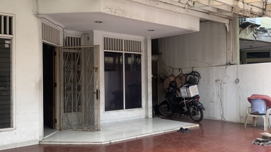 Hunian Elegan di Pluit, Jakarta Utara, 3 KT, LT 160m²