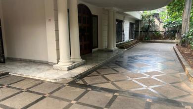Rumah Mewah di Menteng, Jakarta Pusat, 5 KT, LT 722m²