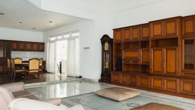 Rumah Elegan di Cinere, Depok, 3 KT, LT 500m²