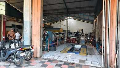 Tanah dan Bangunan Jl Ahmad Yani Karawang Barat