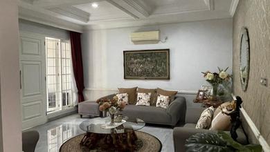 Penawaran Eksklusif, rumah Mewah di Kemang, Jakarta Selatan, LB 630m²