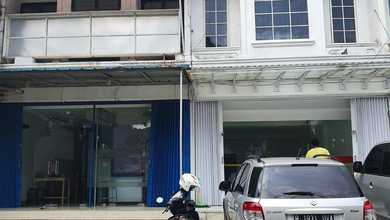 Ruko Gandeng Siap Pakai, Daerah Ramai, Kebayoran, Jakarta Selatan