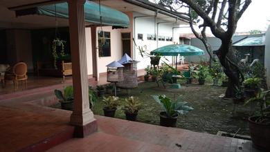 Rumah Mewah di Ciledug, Tangerang, 5 Kamar Tidur, LT 1325m²