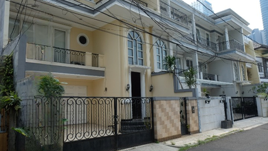 Rumah Sederhana area Mega Kuningan, Jakarta Selatan, Luas 500 m2