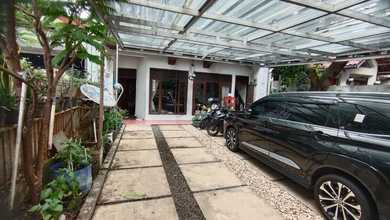 Rumah Elegan di Cikini, Jakarta Pusat, 18 Kamar Tidur, LT 365m²