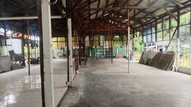 Dijual eks gudang di Jembatan Lima Jakbar 