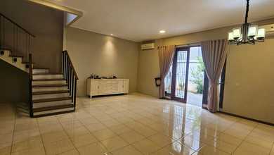 Rumah Elite di Kawasan Modernland, Tangerang, LB 200m², Harga 3,5 Miliar