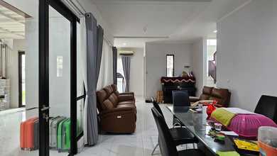 Rumah Mewah di Modernland, Tangerang, 5 KT, LT 176m²