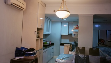 Jual Unit Apartemen Siap Huni 3BR Semi Furnished Good Condition