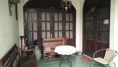 Rumah Mewah di Kawasan Mampang Prapatan, Jakarta Selatan, LB 400m², Harga 7,5 Miliar