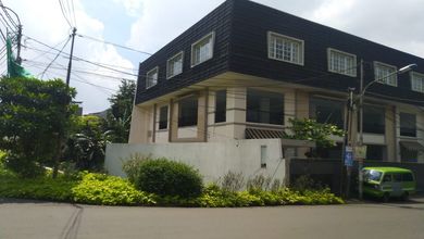 Gedung Aktif Bangunan Baru Dekat ke Tol Becakayu Kalimalang