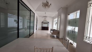 Rumah Sewa di Kawasan Kebayoran Baru, Jakarta Selatan, Lokasi Strategis, Harga Menarik