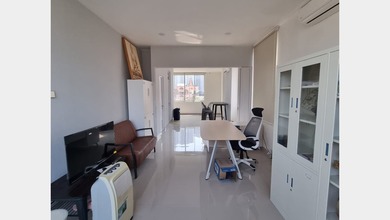 Ruko Lariviera PIK 2 HOOK view danau bonus boneka beruang di bagian danau