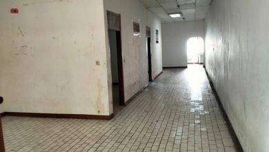 Disewakan Segera Rumah Bagus dengan Tanah Luas 180 m2 Kawasan Cengkareng