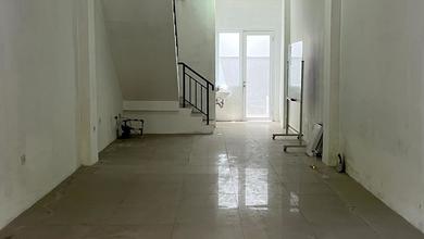 DISEWAKAN CEPAT RUKO Pluit  JALAN RAYA DUA ARAH Luas 4x25 3,5lantai