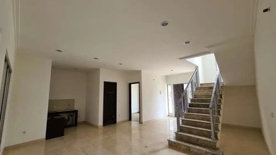 Rumah Sewa Murah Lokasi Golf Island, Jakarta Utara, LB 200m²