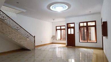 Rumah modern dengan Lahan 260 m2 Kawasan Rawamangun, Jakarta Timur