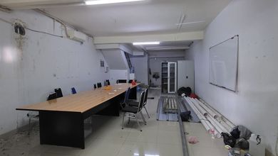 Taman Nyiur, Ruko 3 Lantai Disewakan