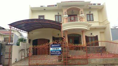 Rumah Eksklusif Semi Furnished Lokasi Strategis Kawasan Kelapa Gading