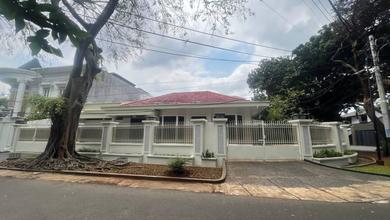 Segera Disewakan di Kebayoran Baru, Jakarta Selatan, LT 350m², Harga 600 Juta /tahun