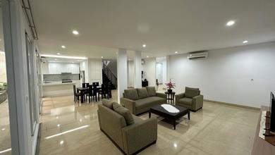 Rumah Sewa di Kawasan Mega Kuningan, Jakarta Selatan, Lokasi Strategis, Harga Menarik