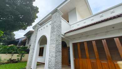 Dijual rumah Eksklusif di Pondok Indah, Jakarta Selatan - LT 405m²