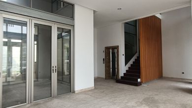 Rumah Sewa Nyaman Lokasi Pantai Indah Kapuk, Jakarta Utara, LB 250m²