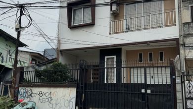 Rumah Sewaan Murah di Green garden, Jakarta Barat, 4 KT, Harga 90 Juta /tahun