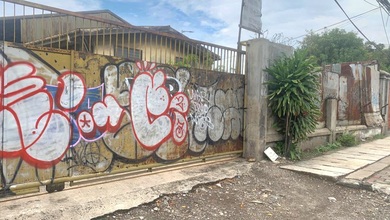 Tanah Sewa Lokasi Bagus di Daan Mogot, Jakarta Barat, Luas 2258m²