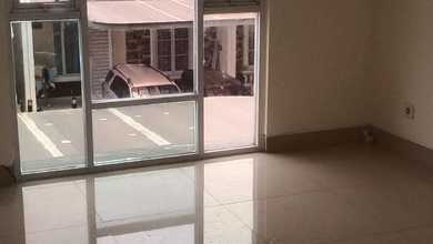 Dikontrakkan Rumah Terjangkau di Jakarta Garden City, Jakarta Timur, LT 108m²