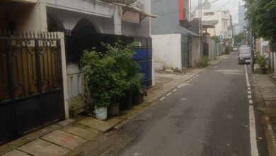 Kesempatan Rumah di Senen, Jakarta Pusat, LB 140m², Harga 1,9 Miliar