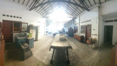 Rumah Elegan di Cawang, Jakarta Timur, 5 Kamar Tidur, LT 351m²