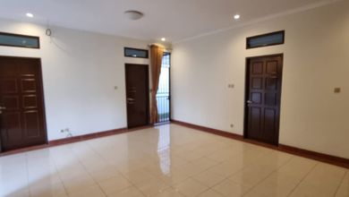 Rumah Favorit di Kemang Pratama, Bekasi, 3 KT, Harga 1,8 Miliar