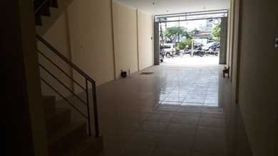 Ready to Use Ruko Bisnis di Kelapa Gading Jakarta Utara dengan Luas Bangunan 300m2