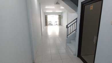 Disewakan Ruko 3 Lantai Di Sebrang Al Azhar , Siap Pakai , Bagus ** Femi