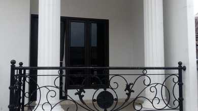 Dijual Rumah Strategis di Pondok Kelapa, Jakarta Timur - LT 102m²