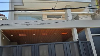 Rumah Elegan di Kelapa Gading, Jakarta Utara, 4 Kamar Tidur, LT 187m²