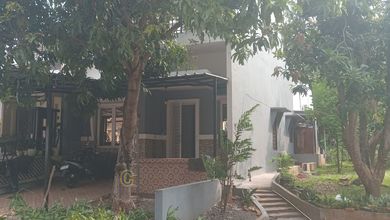 Disewakan Rumah Murah di Kota Wisata, Bogor, LT 90m²