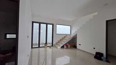 Penawaran Eksklusif, rumah Mewah di Citra Garden, Jakarta Barat, LB 260m²