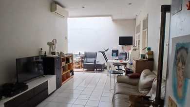 Hunian Elegan di Citra Garden, Jakarta Barat, 3 Kamar Tidur, LT 200m²