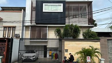Rumah Mewah di Kawasan Citra Garden, Jakarta Barat, LB 400m², Harga 6,7 Miliar