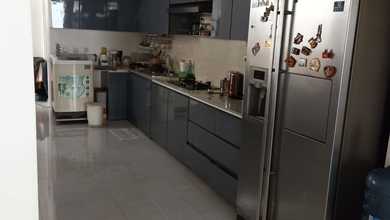 Kesempatan Eksklusif, rumah Mewah di Taman Surya, Jakarta Barat, LB 126m²