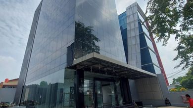 gedung kondisi masih rapi bagus warung buncit raya