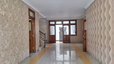 Rumah Sewa Nyaman Lokasi Rawamangun, Jakarta Timur, LB 350m²