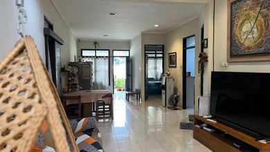 Jual Rumah Strategis di Villa Melati Mas, Tangerang Selatan - LT 200m²