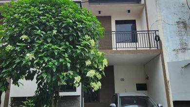 Jual Rumah Mewah Luas 179 m2 di Ciputat, Tangerang Selatan