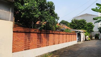 Rumah Prestisius di Kawasan Kebayoran Lama, Jakarta Selatan, LB 565m², Harga 9,5 Miliar